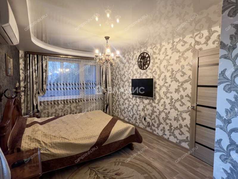 трёхкомнатная квартира на улице Шаляпина дом 20