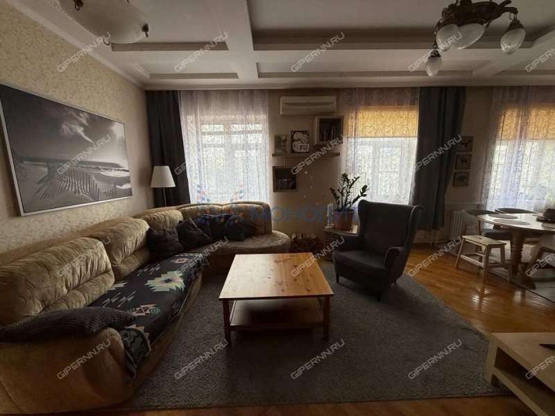 трёхкомнатная квартира на Большой Покровской улице дом 35а