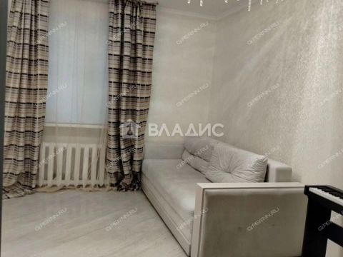 4-komnatnaya-ul-rodionova-d-167-k1 фото