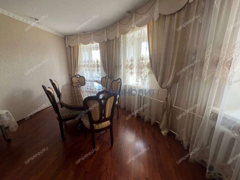 трёхкомнатная квартира на улице Бурденко дом 35