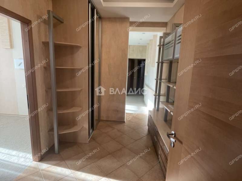 трёхкомнатная квартира на улице Ефремова дом 4