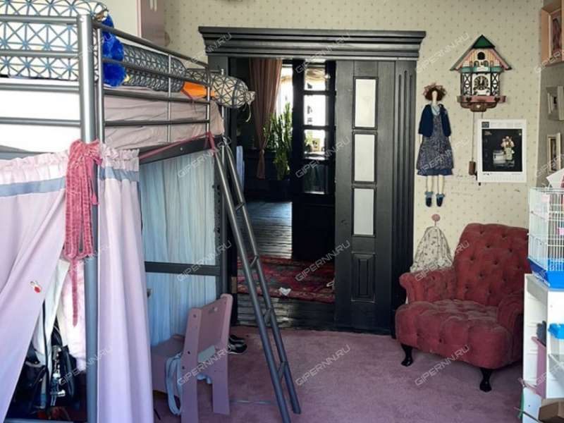 четырёхкомнатная квартира на улице Воровского дом 24