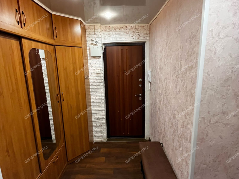 трёхкомнатная квартира в 3-м микрорайоне дом 6 город Кстово