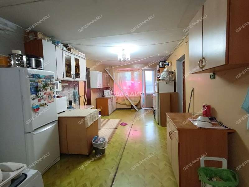 комната в доме 42 на улице Бурденко