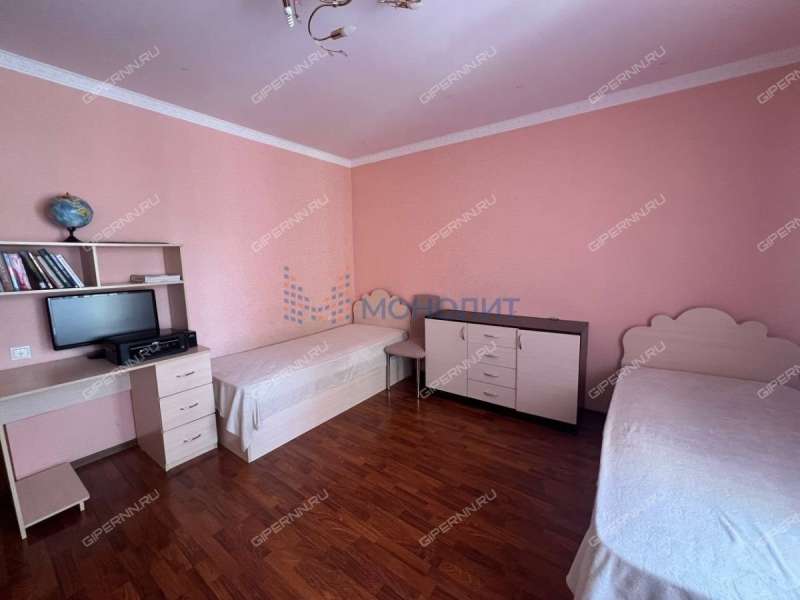 трёхкомнатная квартира на улице Бурденко дом 35