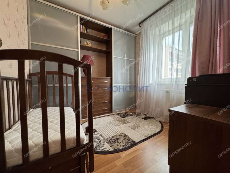 трёхкомнатная квартира на Керченской улице дом 28