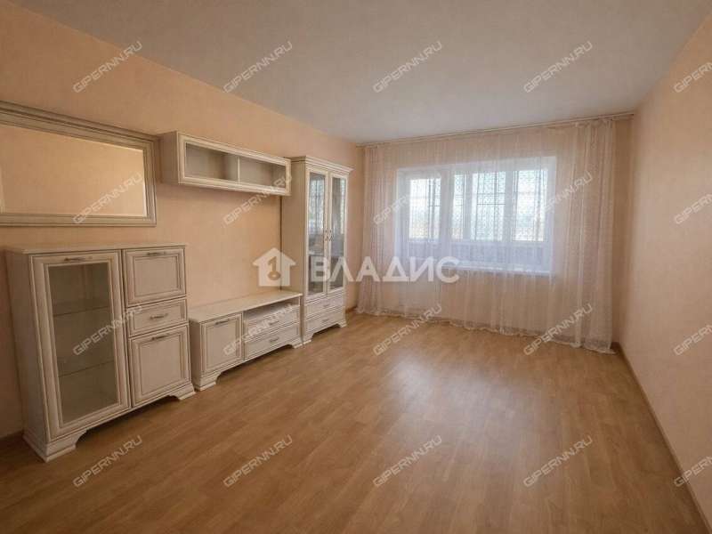 трёхкомнатная квартира на Красноуральской улице дом 3А