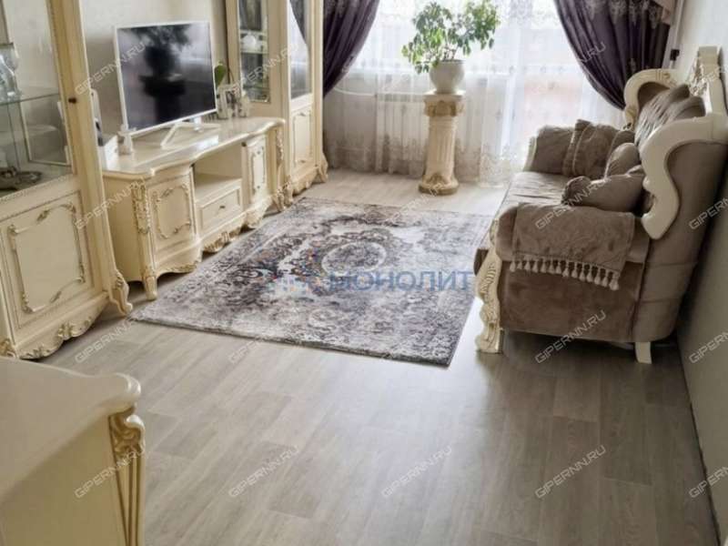 трёхкомнатная квартира на улице Верхнепечёрская дом 8