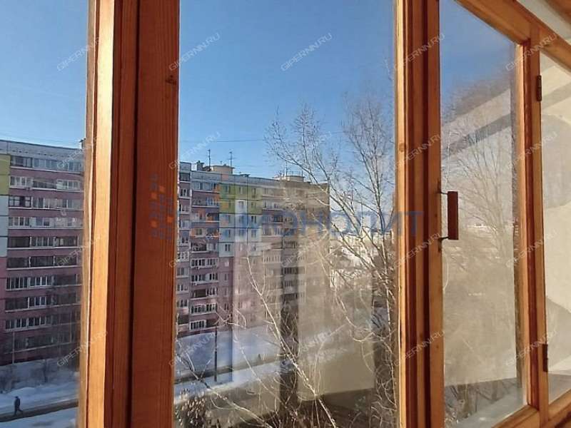 двухкомнатная квартира на улице Верхнепечёрская дом 12