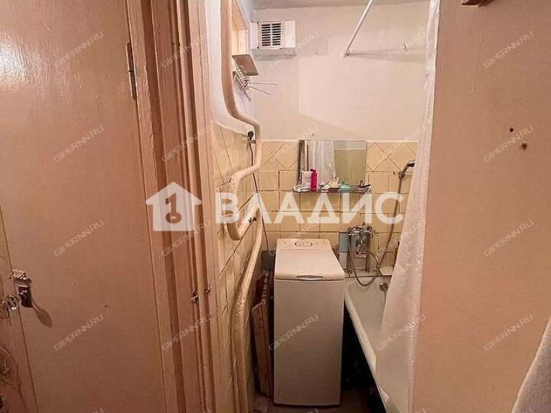 трёхкомнатная квартира на проспекте Кирова дом 43А