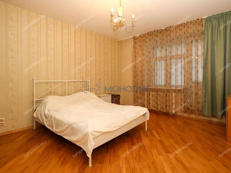 трёхкомнатная квартира на Большей Печёрской улице дом 32