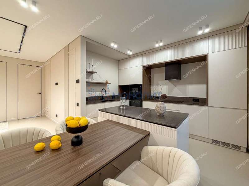 четырёхкомнатная квартира на Лысогорской улице дом 89 к1