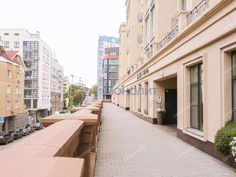 помещение под офис, недвижимость под образовательные учреждения на площади Свободы