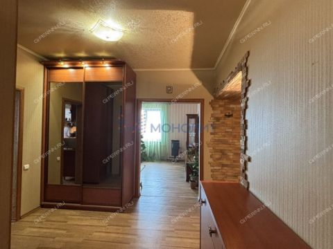 3-komnatnaya-ul-plotnikova-d-5 фото
