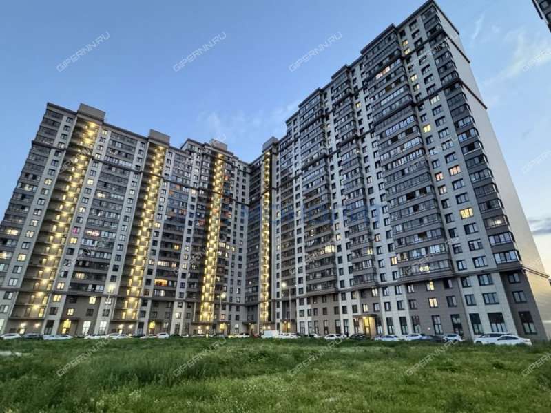 трёхкомнатная квартира на улице Июльских Дней дом 1 к2