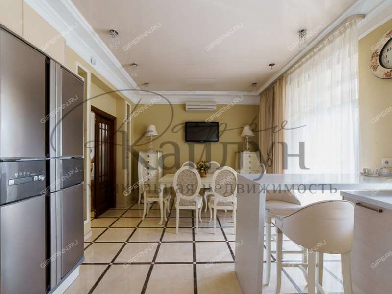 трёхкомнатная квартира на улице Коминтерна дом 139