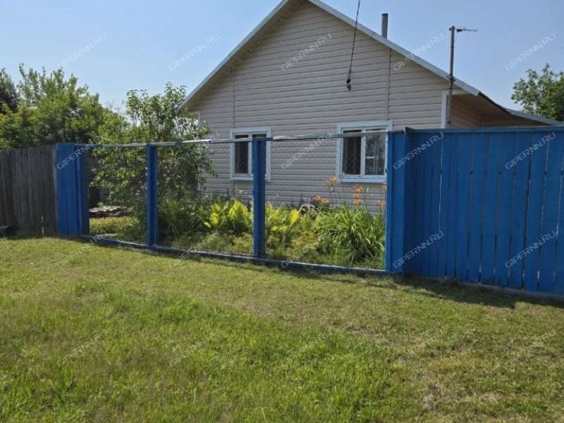 дом на улице Победы село Валки