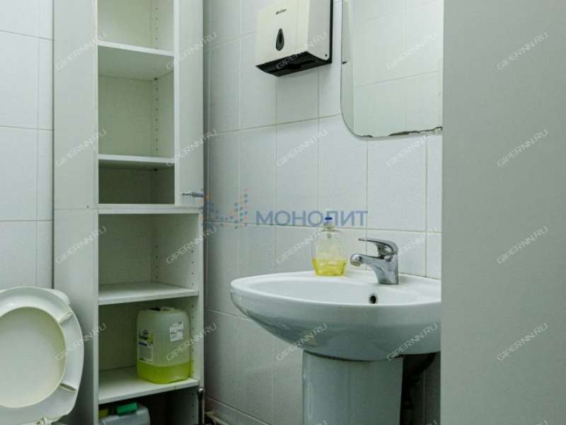 помещение под недвижимость под медицинские учреждения, недвижимость под салоны красоты на улице Героя Юрия Смирнова