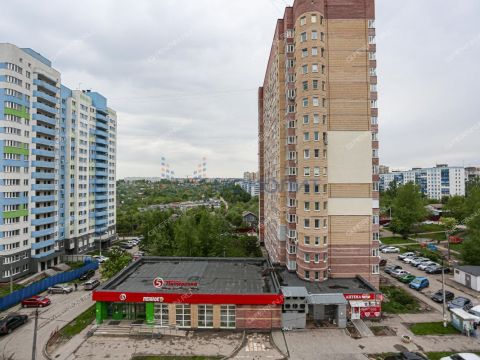 3-komnatnaya-ul-vyatskaya-d-3 фото