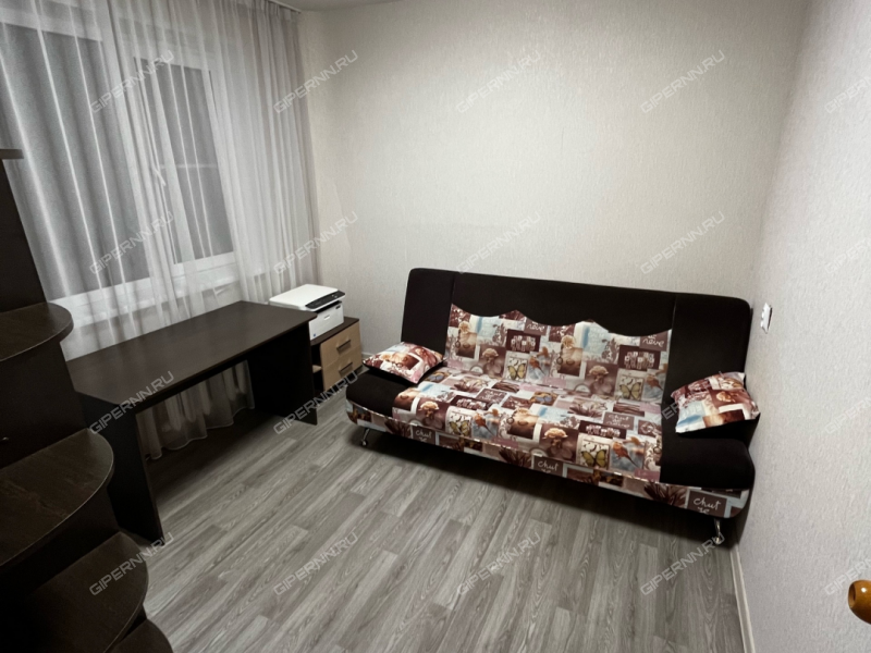 трёхкомнатная квартира в 3-м микрорайоне дом 6 город Кстово