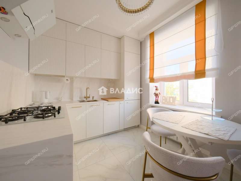 трёхкомнатная квартира на площади Максима Горького дом 2