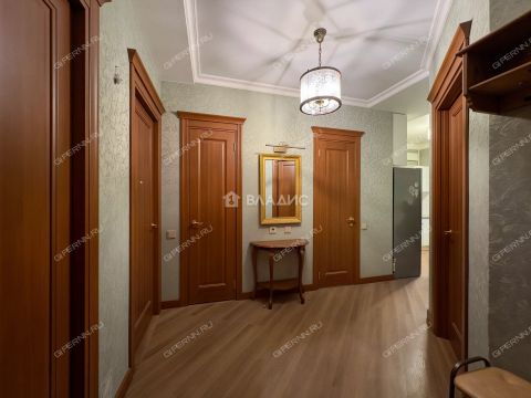 3-komnatnaya-ul-krasnodoncev-d-5 фото