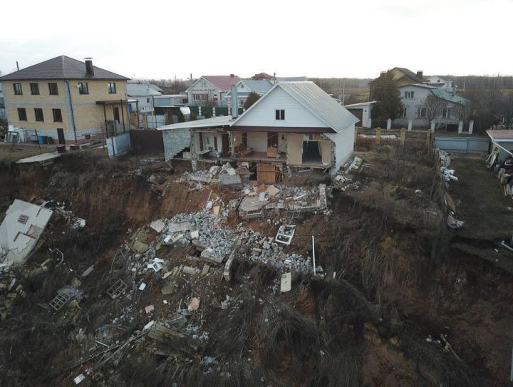 Караул в Караулово: как оползень разрушает деревню в Нижегородской области