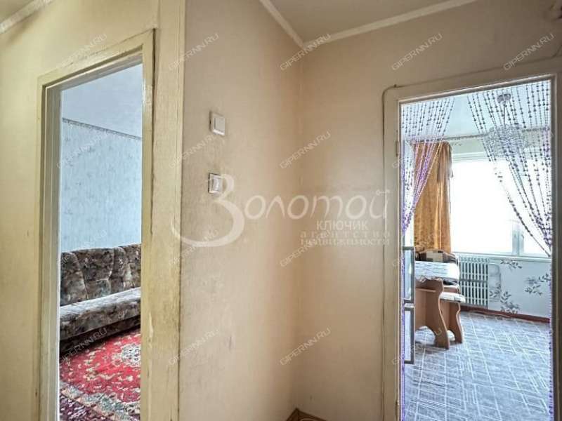 трёхкомнатная квартира на улице Строкина дом 11