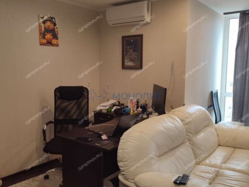 трёхкомнатная квартира на улице Александра Хохлова дом 1