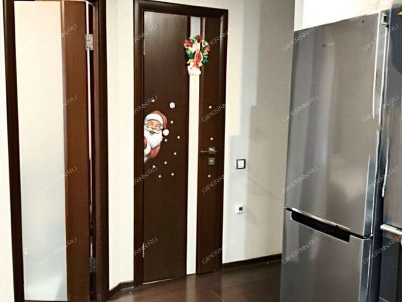 трёхкомнатная квартира на улице Александра Хохлова дом 1