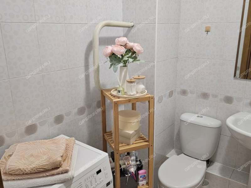 однокомнатная квартира на бульваре 60-летия Октября дом 23 к4