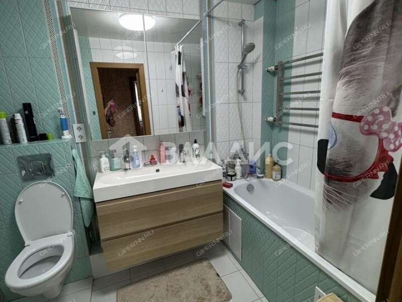 трёхкомнатная квартира на Первоцветной улице дом 6