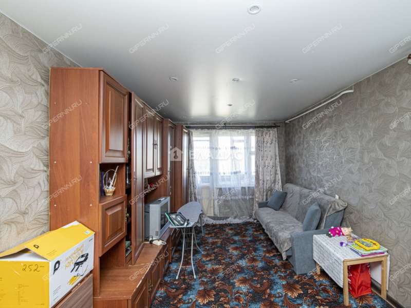 трёхкомнатная квартира на улице Коминтерна дом 20