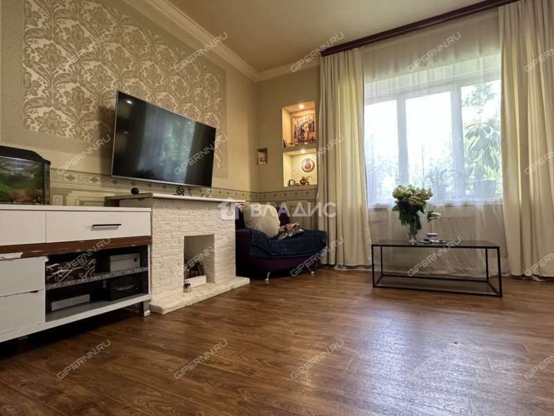 трёхкомнатная квартира на улице Буревестника дом 14