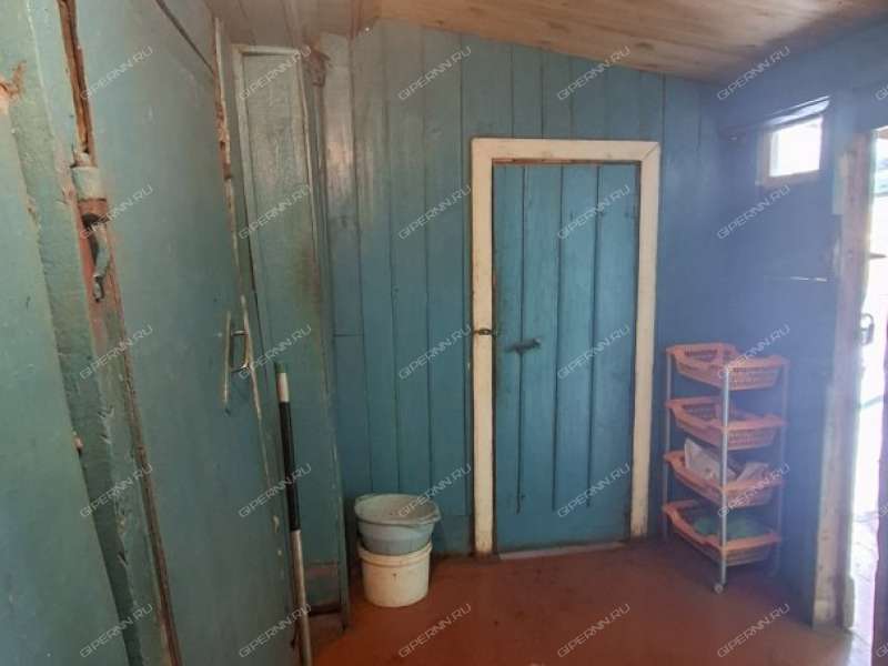 дом на улице Центральная село Варварское