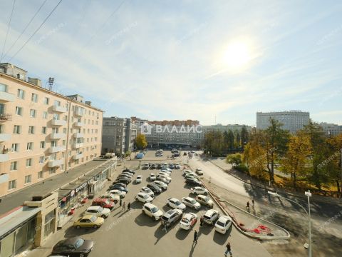 3-komnatnaya-pl-maksima-gorkogo-d-2 фото