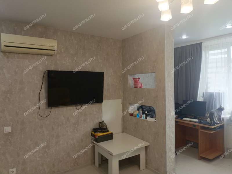 трёхкомнатная квартира на проспекте Кирова дом 7