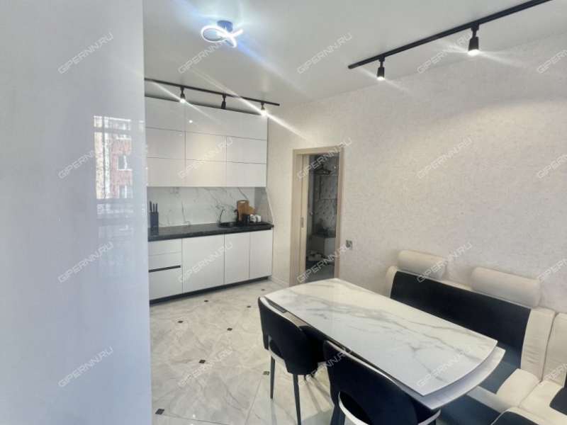 трёхкомнатная квартира в 6-м микрорайоне дом 36 город Кстово