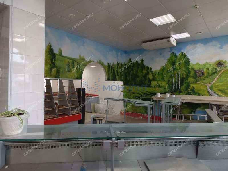 помещение под помещение свободного назначения, торговую площадь на Советской площади город Балахна